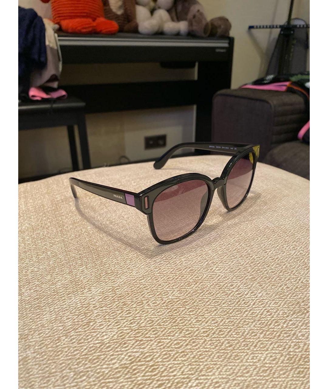 PRADA Черные пластиковые солнцезащитные очки, фото 2