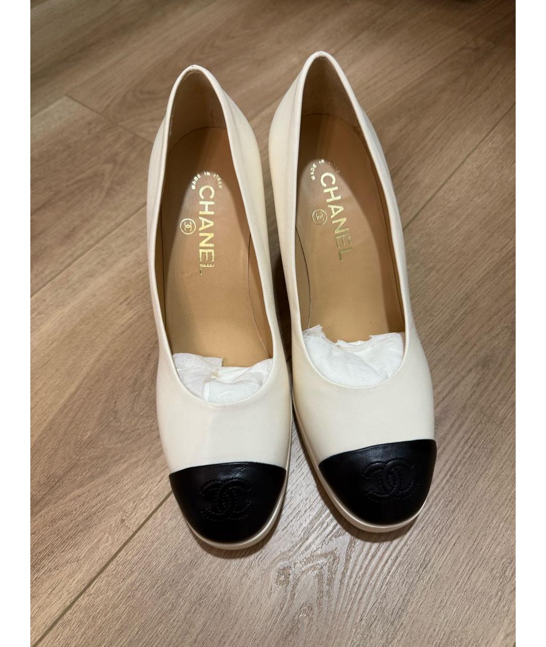CHANEL Белые кожаные туфли, фото 4