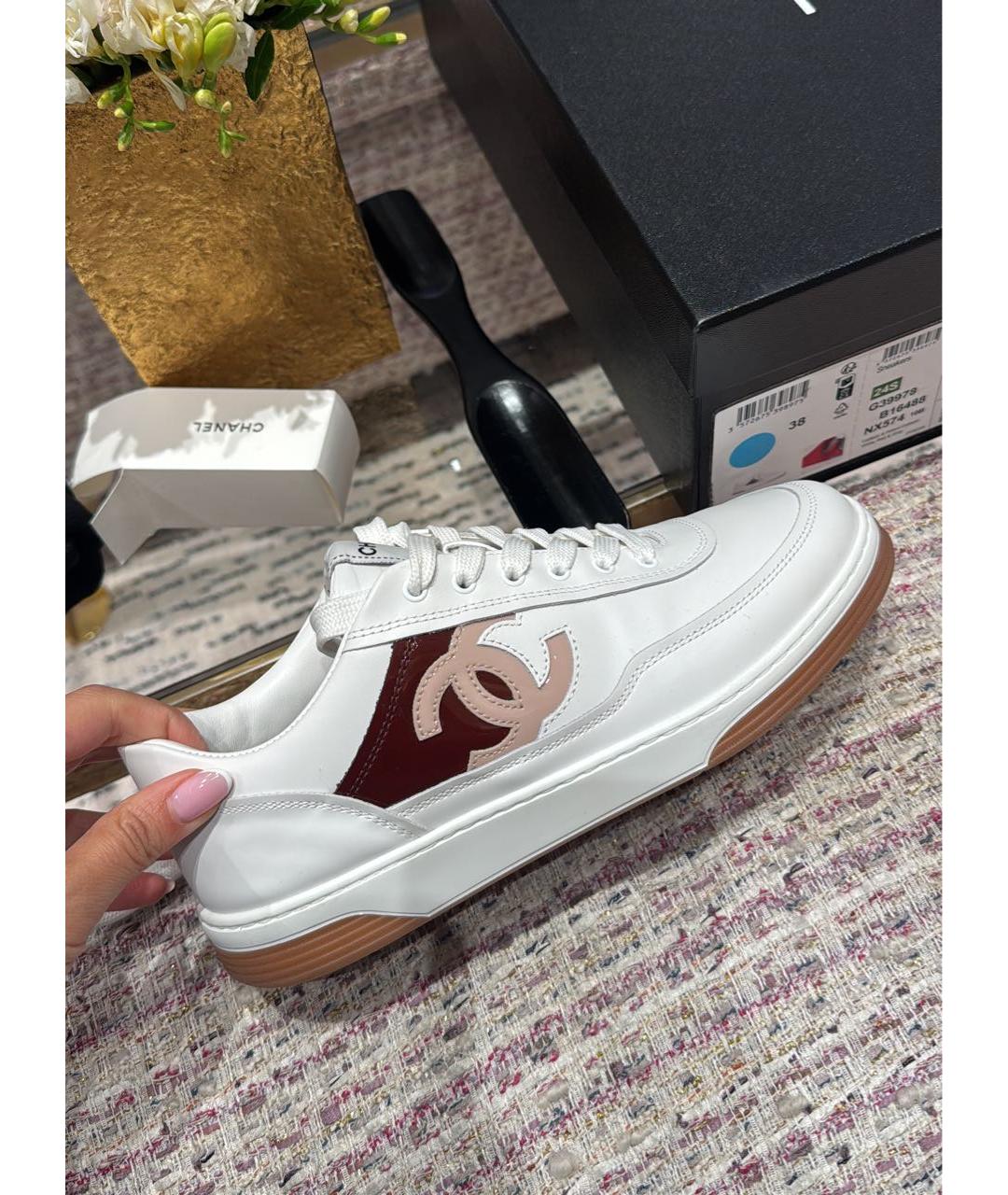 CHANEL Белые кожаные кроссовки, фото 2