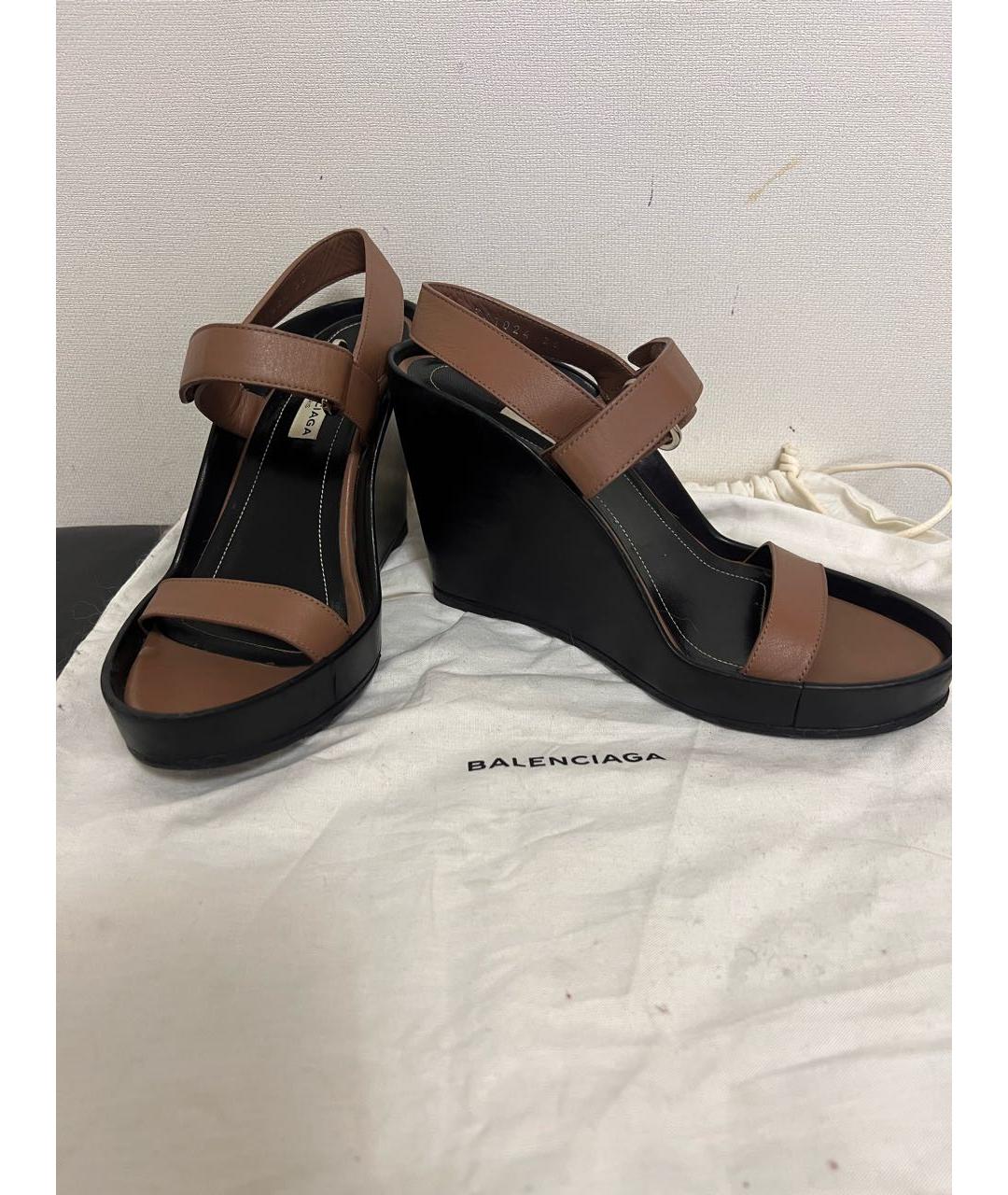 BALENCIAGA Коричневые кожаные босоножки, фото 5