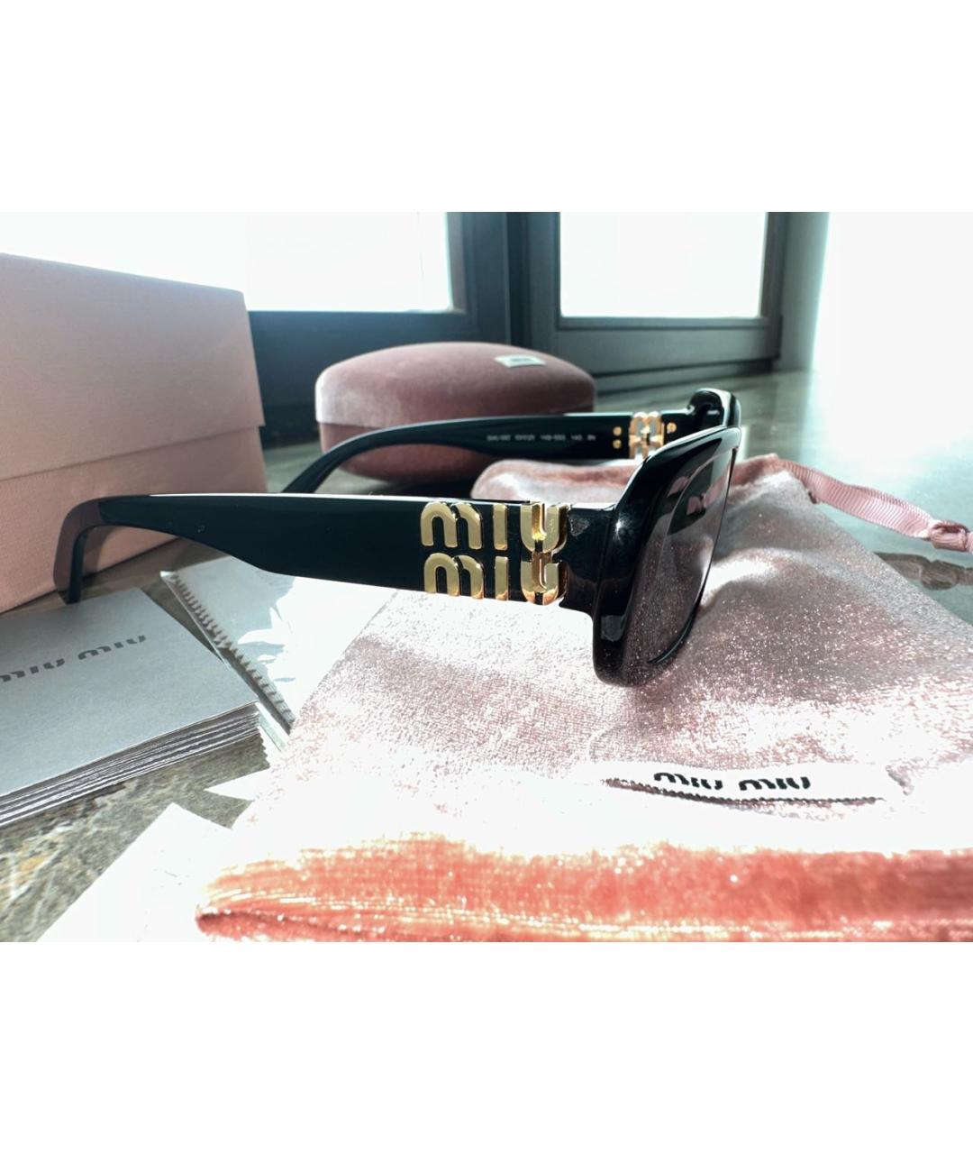 MIU MIU Черные пластиковые солнцезащитные очки, фото 4
