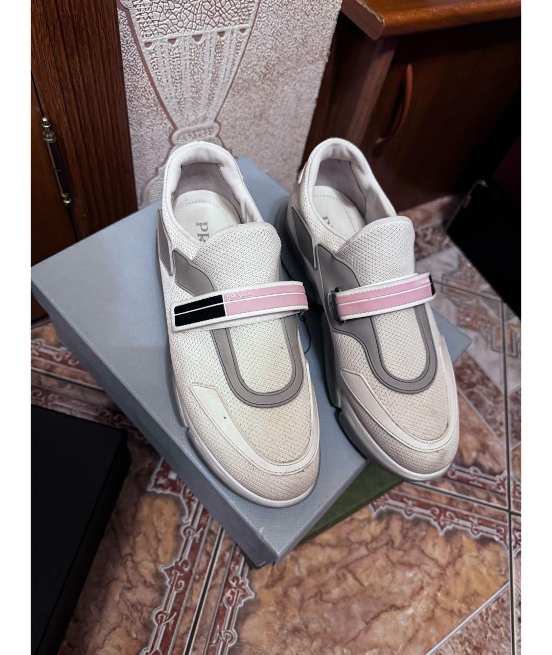 PRADA Белые текстильные кроссовки, фото 2