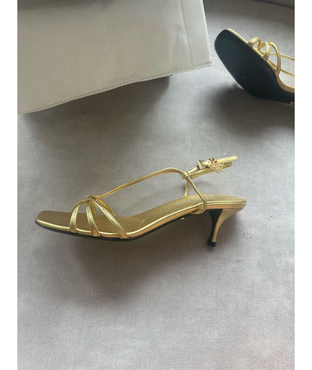 PRADA Золотые кожаные босоножки, фото 9