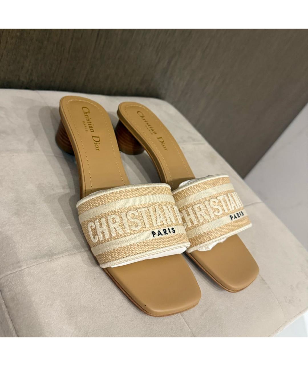 CHRISTIAN DIOR Бежевые текстильные мюли, фото 2