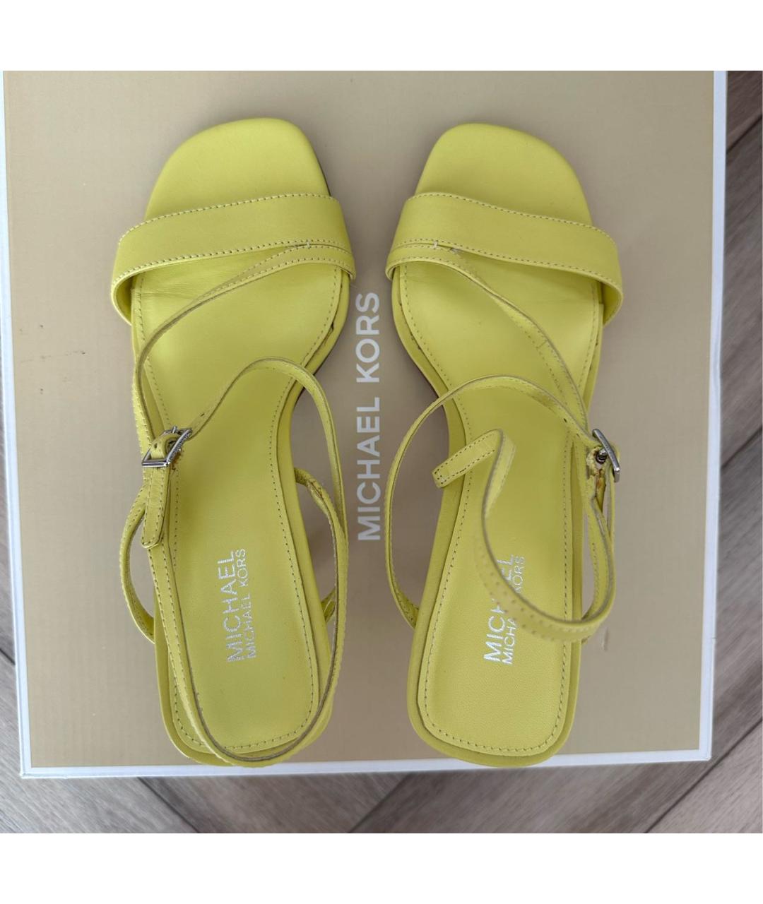 MICHAEL KORS Желтые кожаные босоножки, фото 3