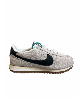 NIKE Кроссовки