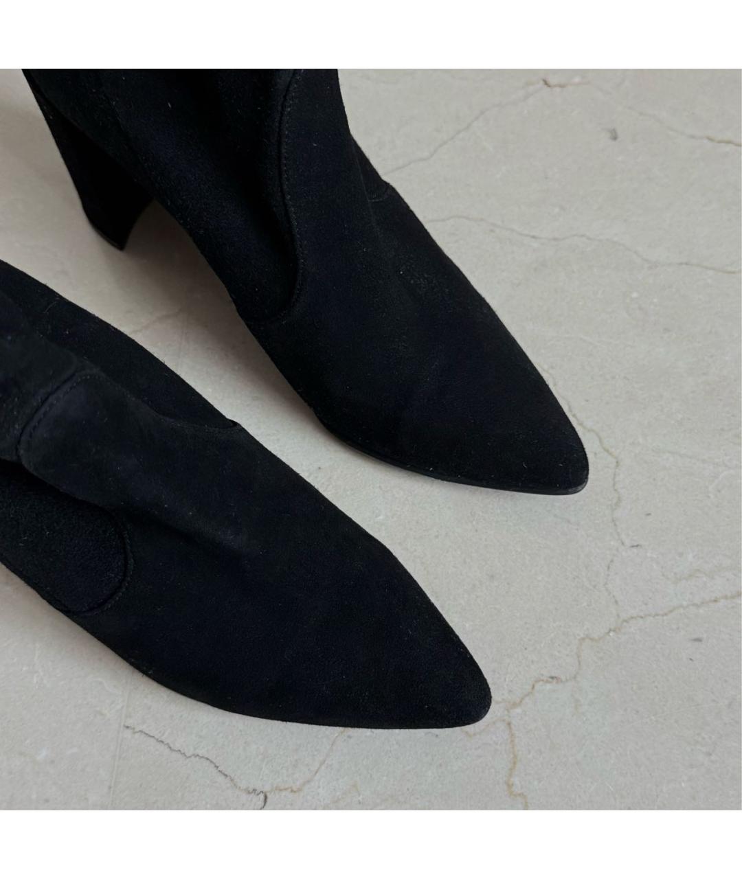 STUART WEITZMAN Черные замшевые ботильоны, фото 5