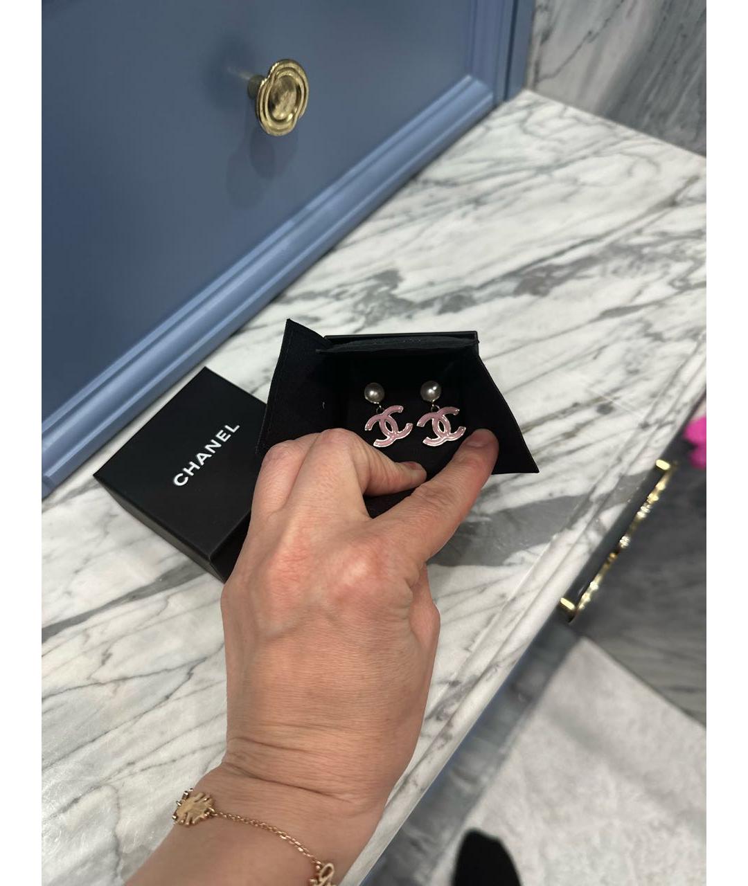 CHANEL Розовые металлические серьги, фото 3