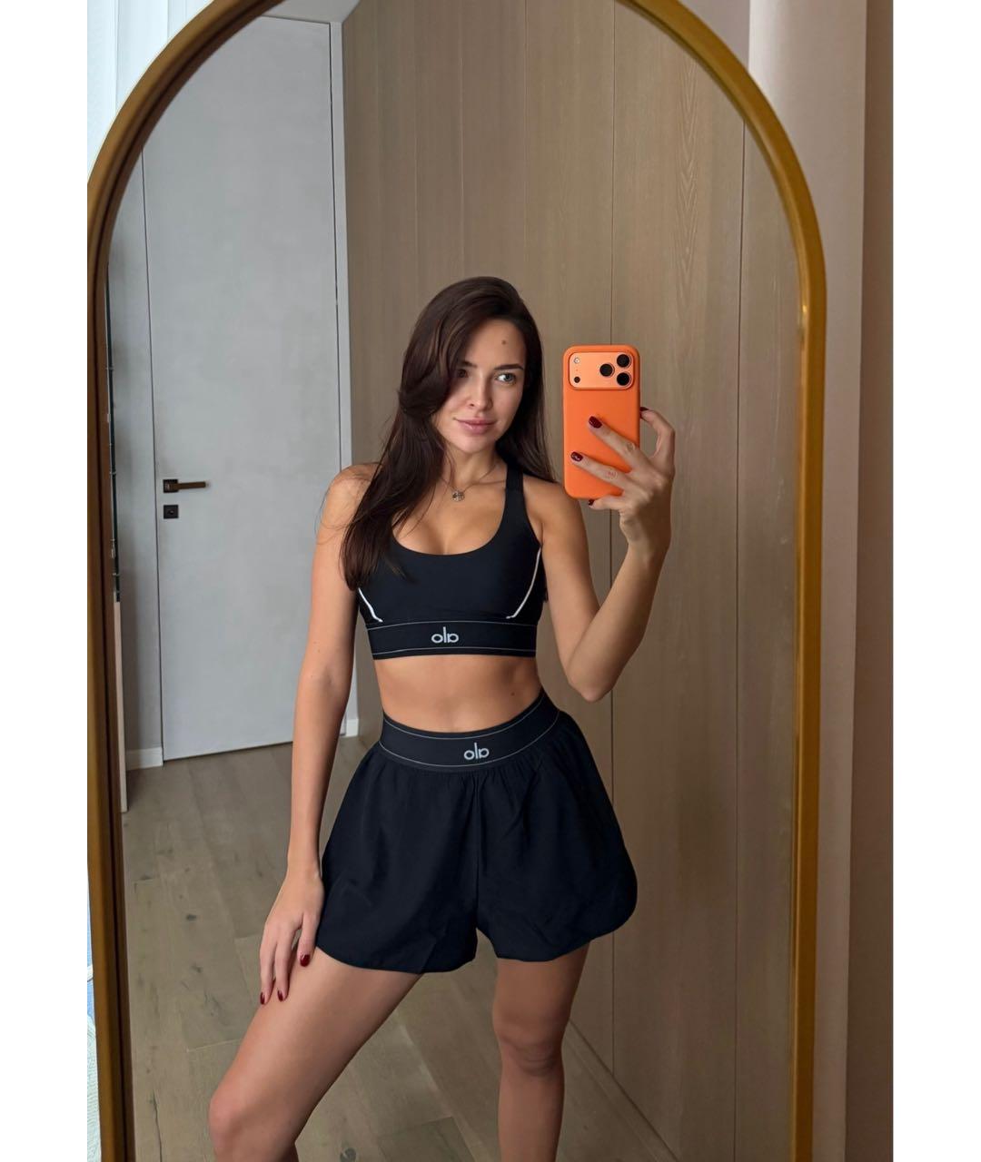 ALO YOGA Черные шорты, фото 7