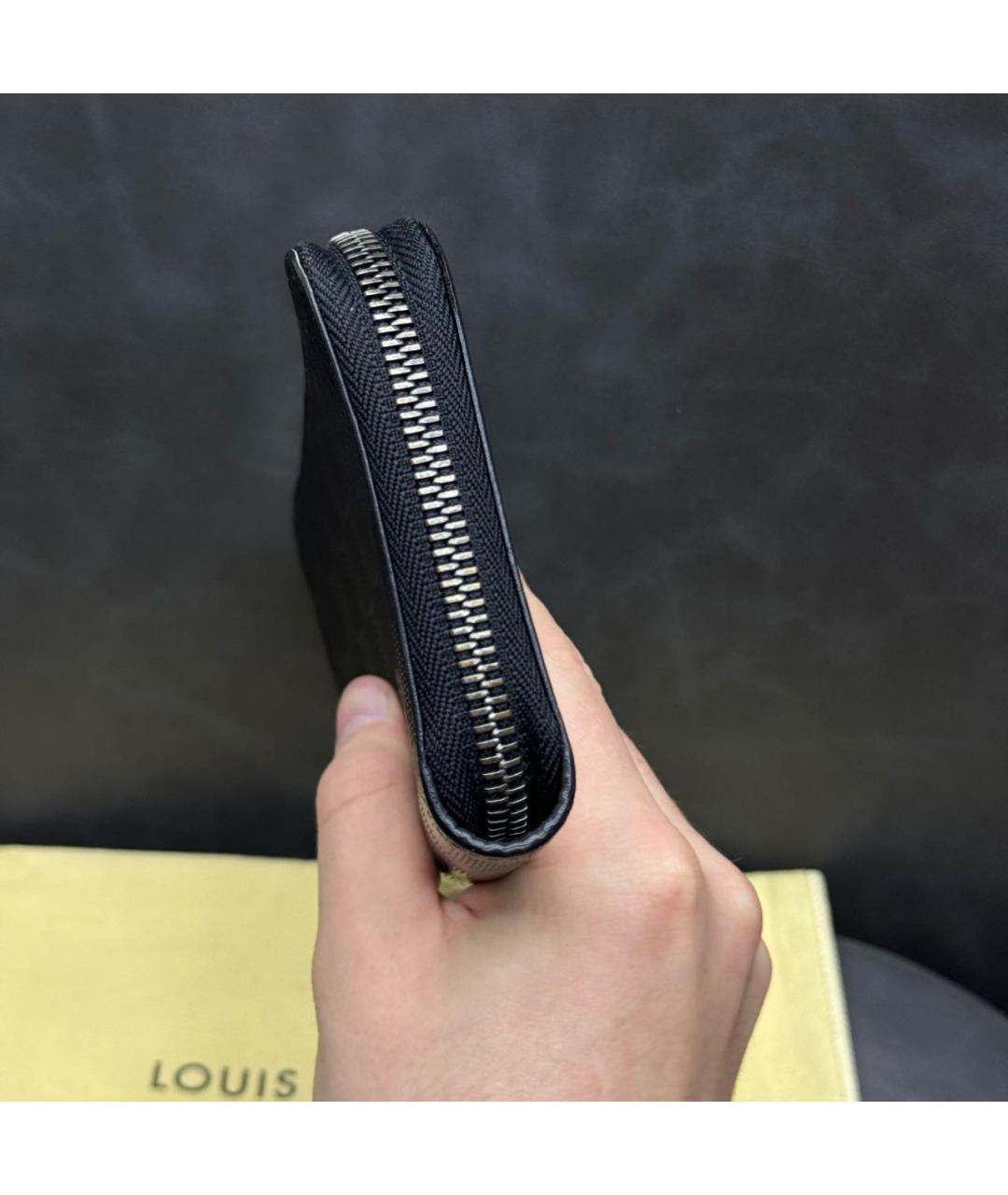 LOUIS VUITTON Черный кожаный кошелек, фото 4