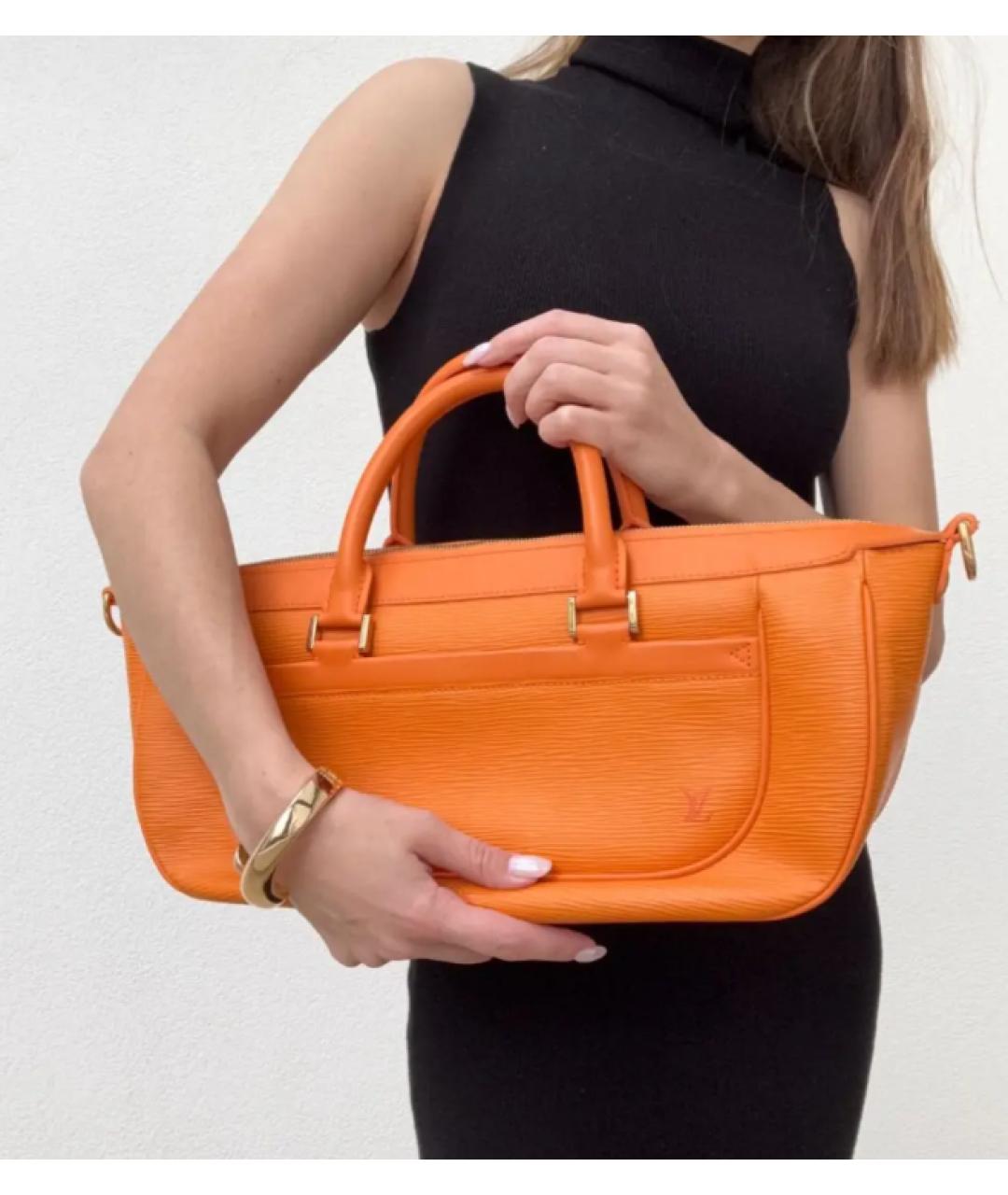 LOUIS VUITTON Оранжевая кожаная сумка с короткими ручками, фото 7