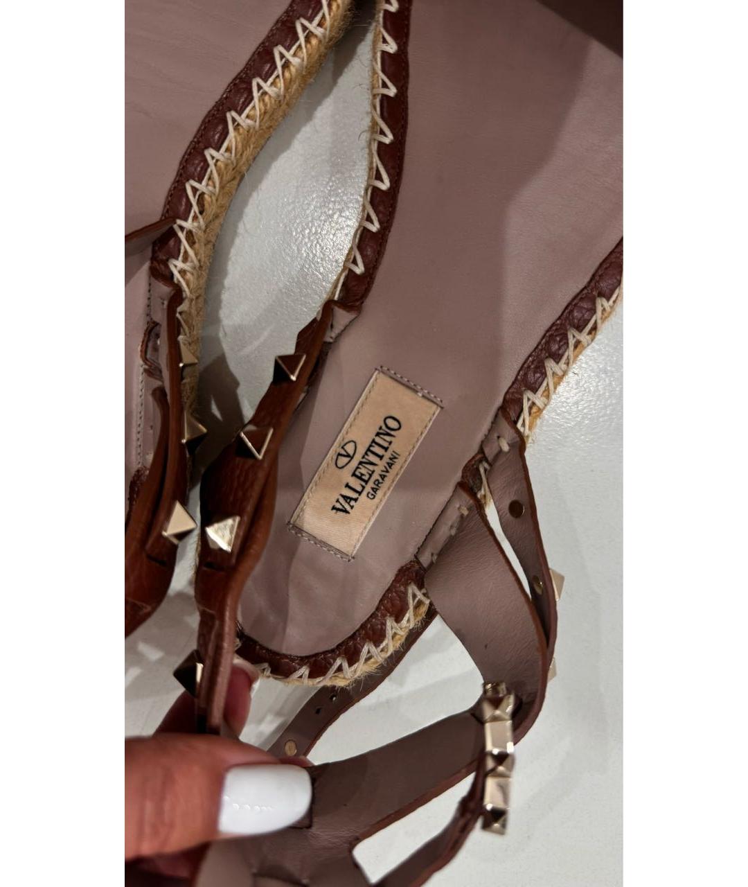 VALENTINO Коричневые кожаные босоножки, фото 4