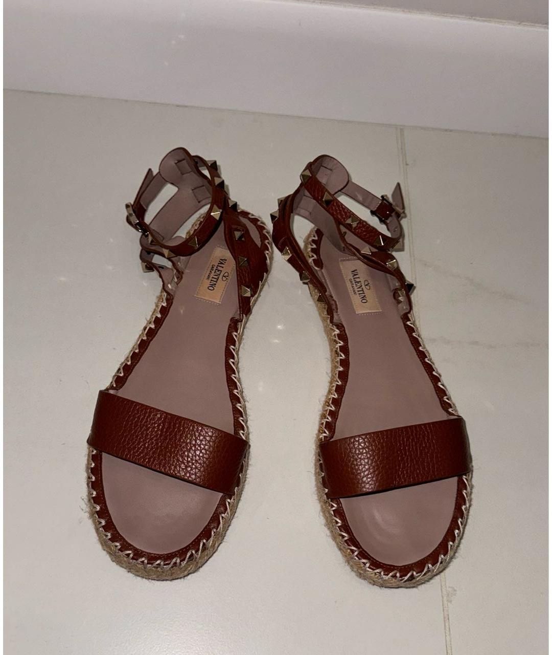 VALENTINO Коричневые кожаные босоножки, фото 2