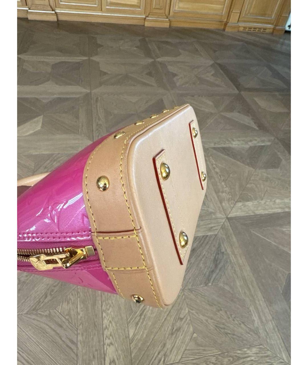 LOUIS VUITTON Розовая сумка с короткими ручками из лакированной кожи, фото 4