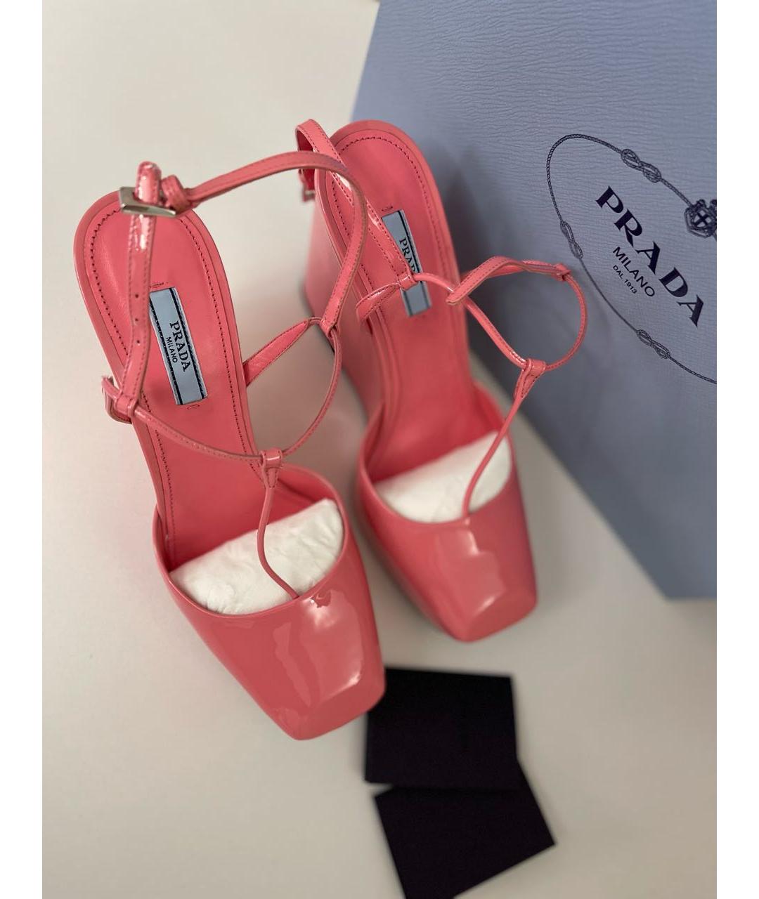 PRADA Розовые босоножки из лакированной кожи, фото 5