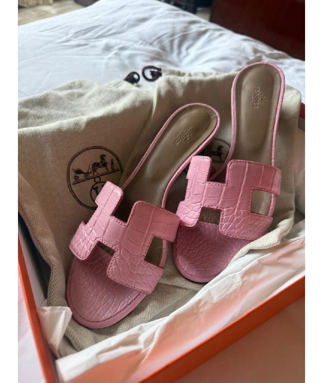 HERMES Розовые мюли из экзотической кожи, фото 2