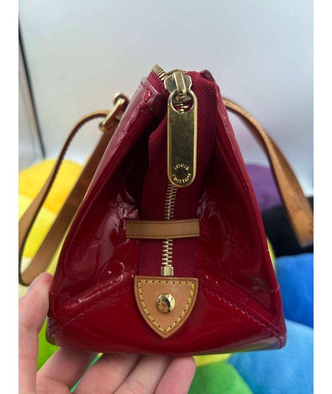 LOUIS VUITTON Красная сумка через плечо из лакированной кожи, фото 5