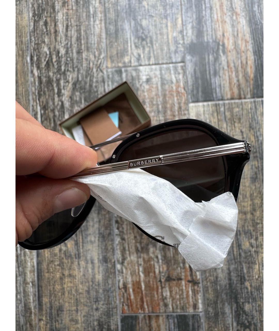 BURBERRY Черные пластиковые солнцезащитные очки, фото 4