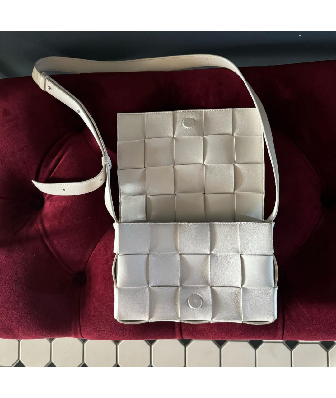BOTTEGA VENETA Белая кожаная сумка через плечо, фото 5