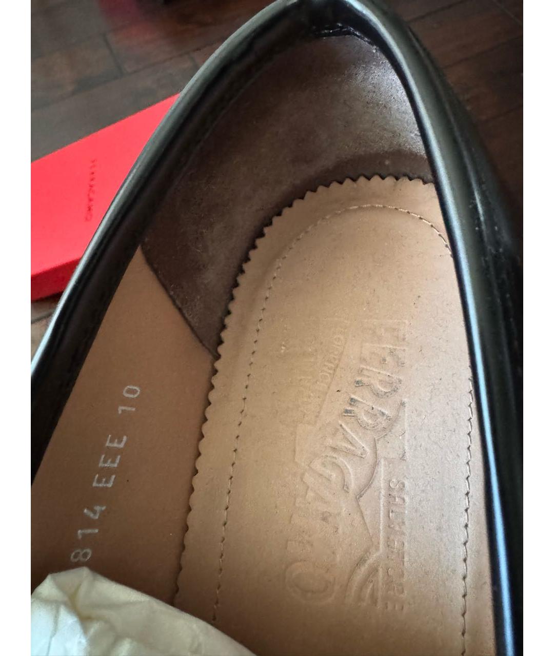 FERRAGAMO Черные кожаные лоферы, фото 5