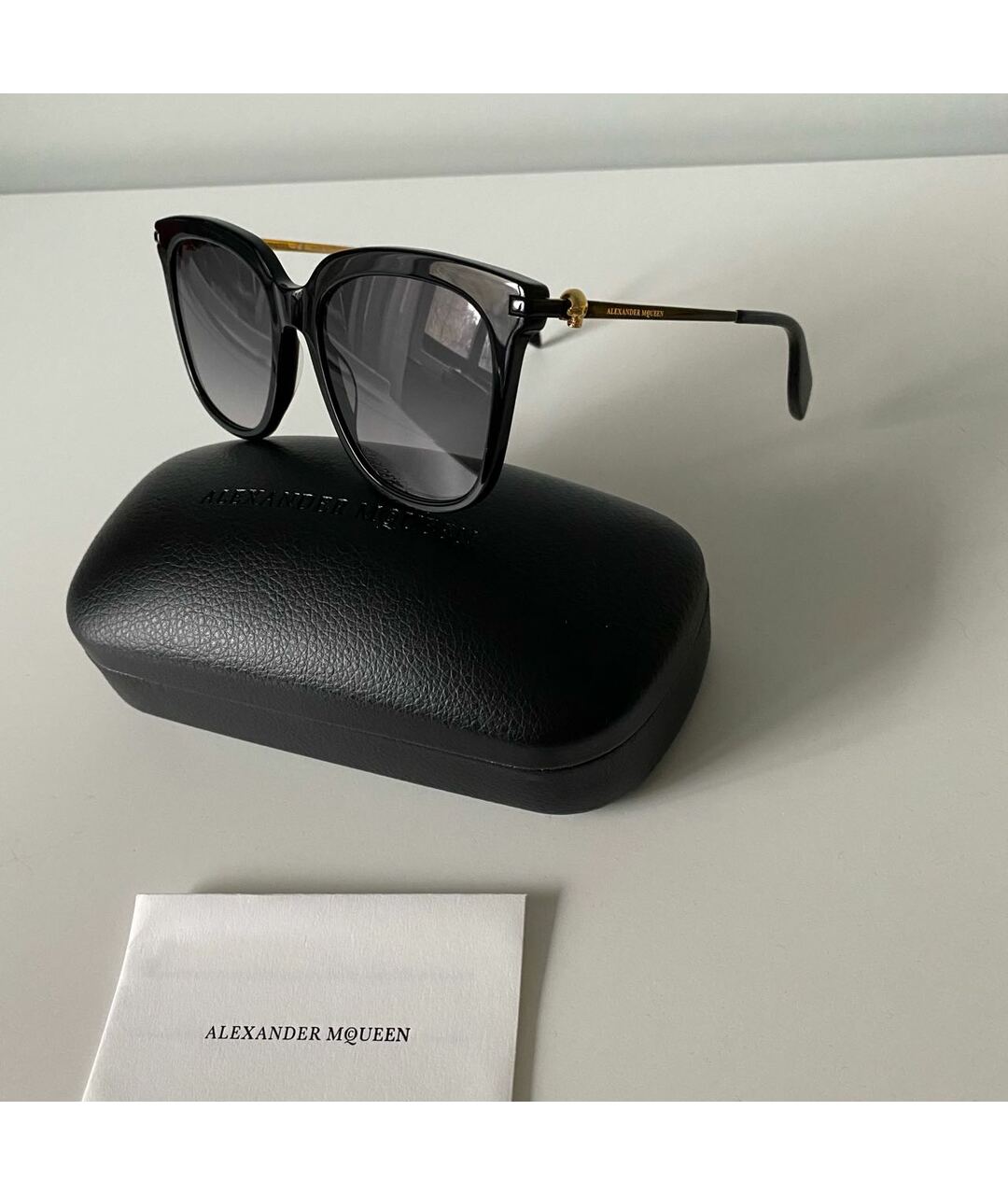 ALEXANDER MCQUEEN Черные пластиковые солнцезащитные очки, фото 2