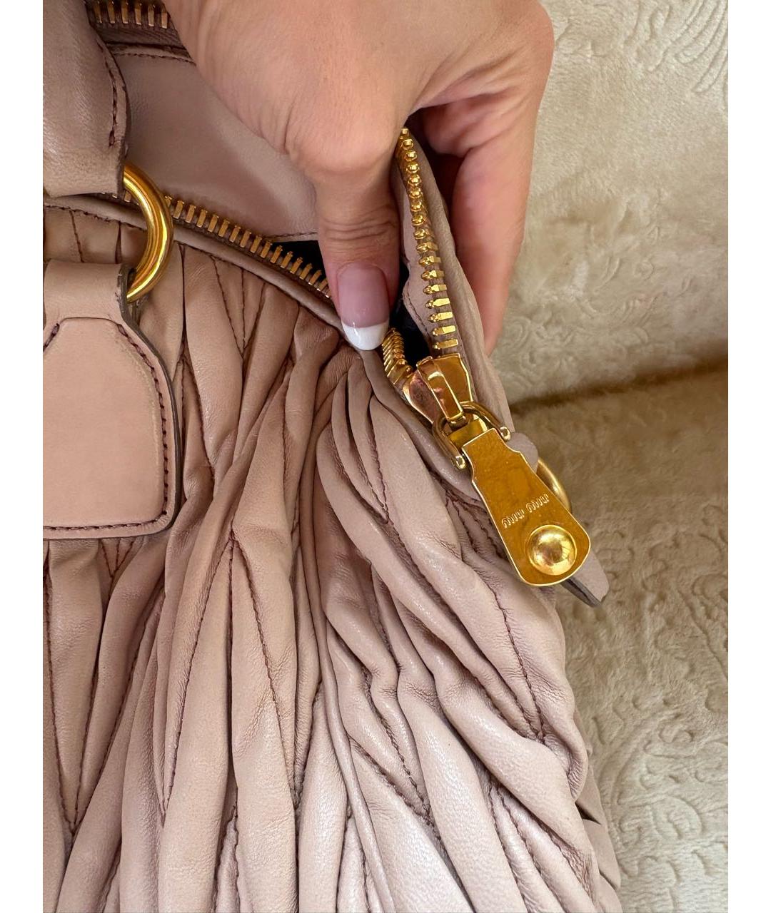 MIU MIU Розовая кожаная сумка с короткими ручками, фото 7