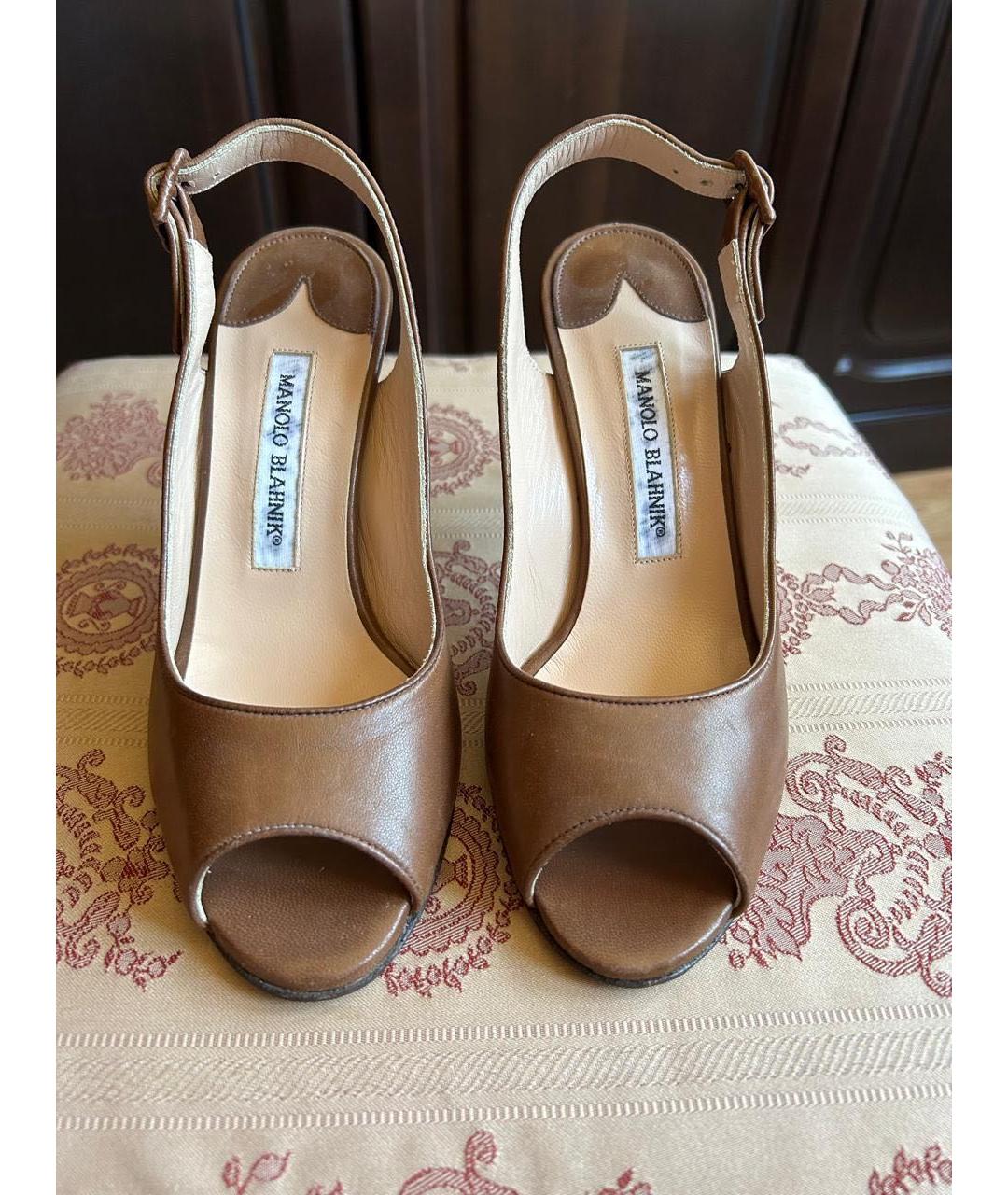 MANOLO BLAHNIK Коричневые кожаные босоножки, фото 8