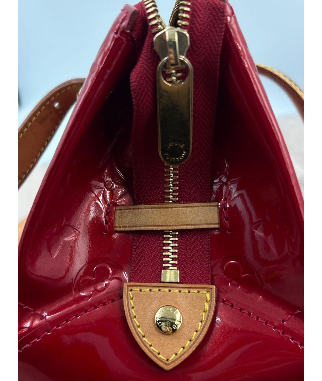 LOUIS VUITTON Красная сумка с короткими ручками из лакированной кожи, фото 4