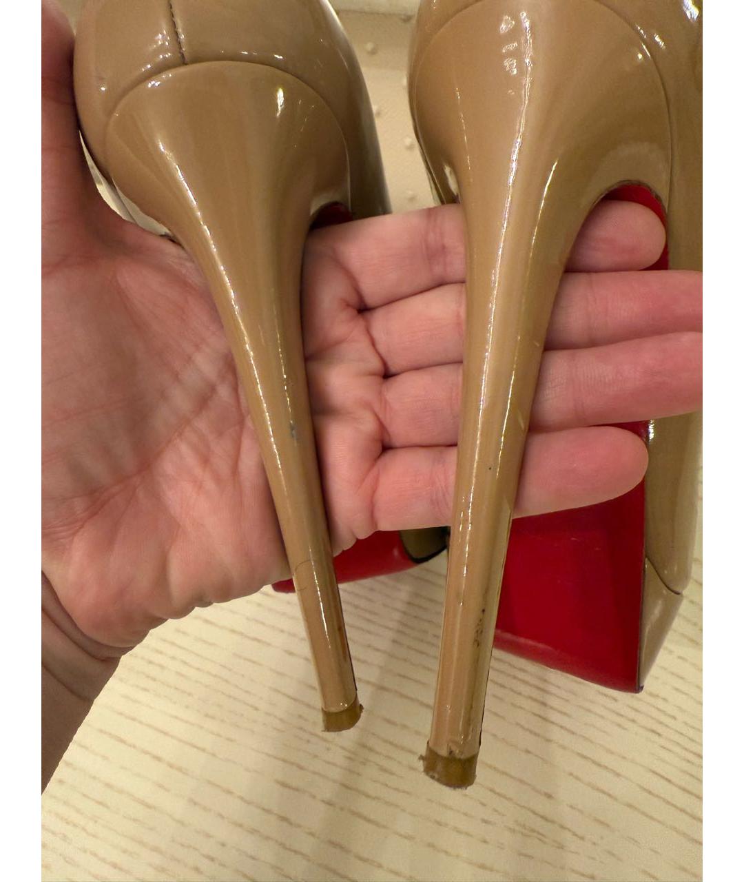 CHRISTIAN LOUBOUTIN Бежевые туфли из лакированной кожи, фото 5