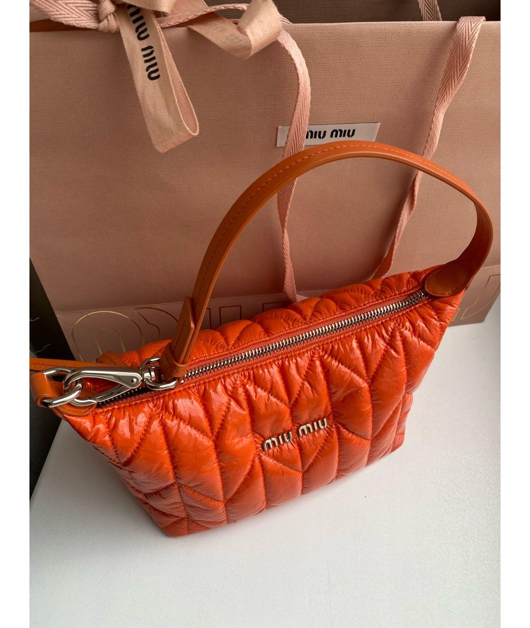 MIU MIU Оранжевая сумка через плечо из лакированной кожи, фото 2
