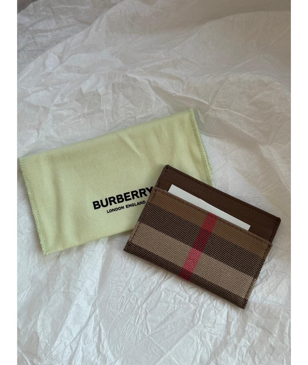 BURBERRY Бежевый кожаный кардхолдер, фото 2