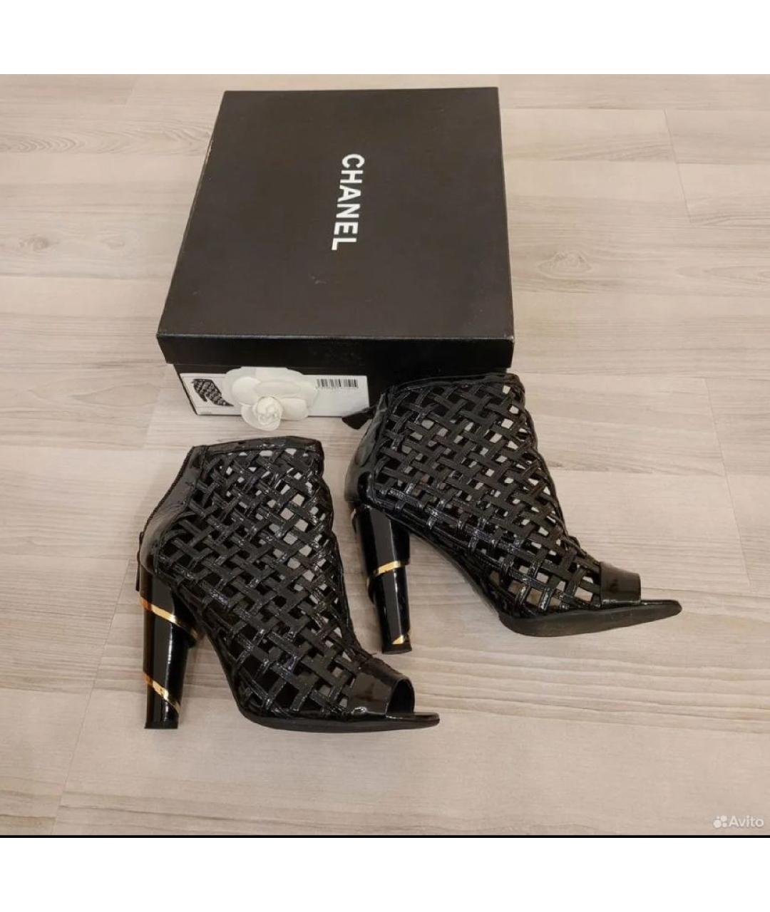 CHANEL Черные ботильоны из лакированной кожи, фото 6