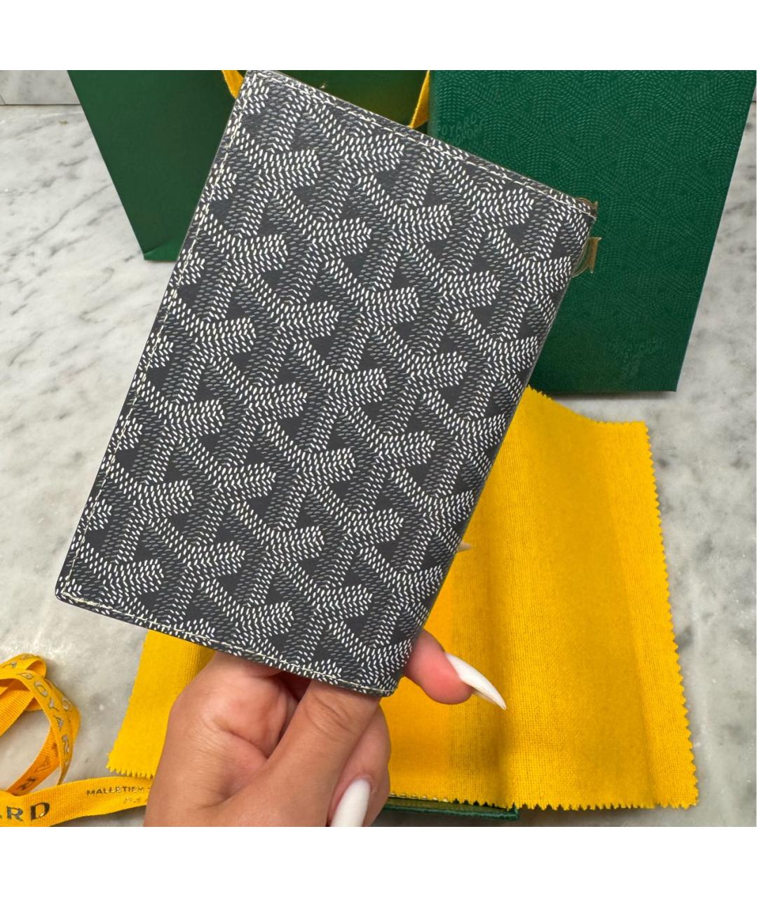 GOYARD Серый кожаный кошелек, фото 4