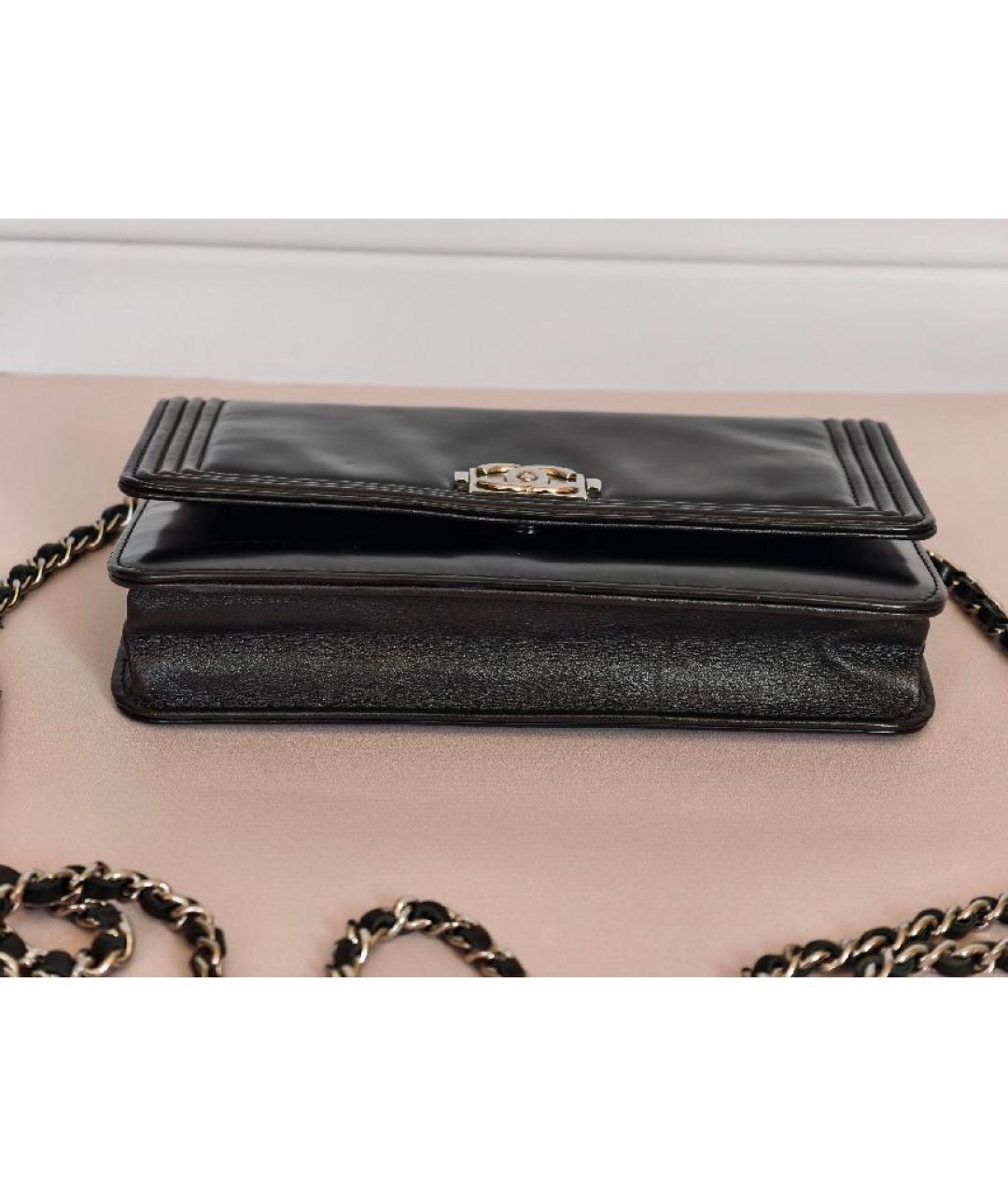 CHANEL Черная сумка через плечо из лакированной кожи, фото 6