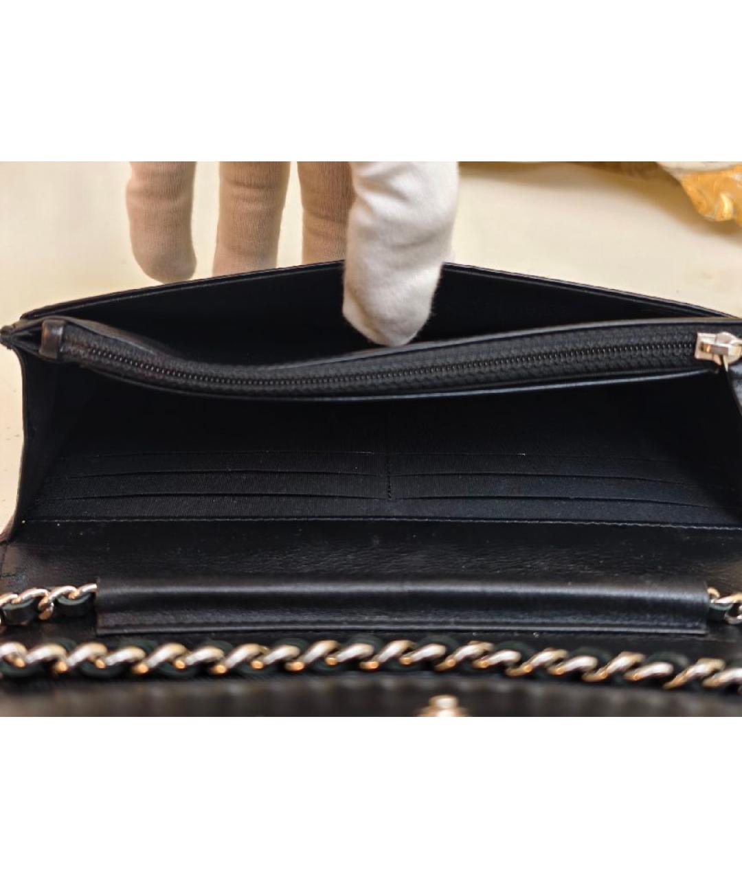 CHANEL Черная сумка через плечо из лакированной кожи, фото 7
