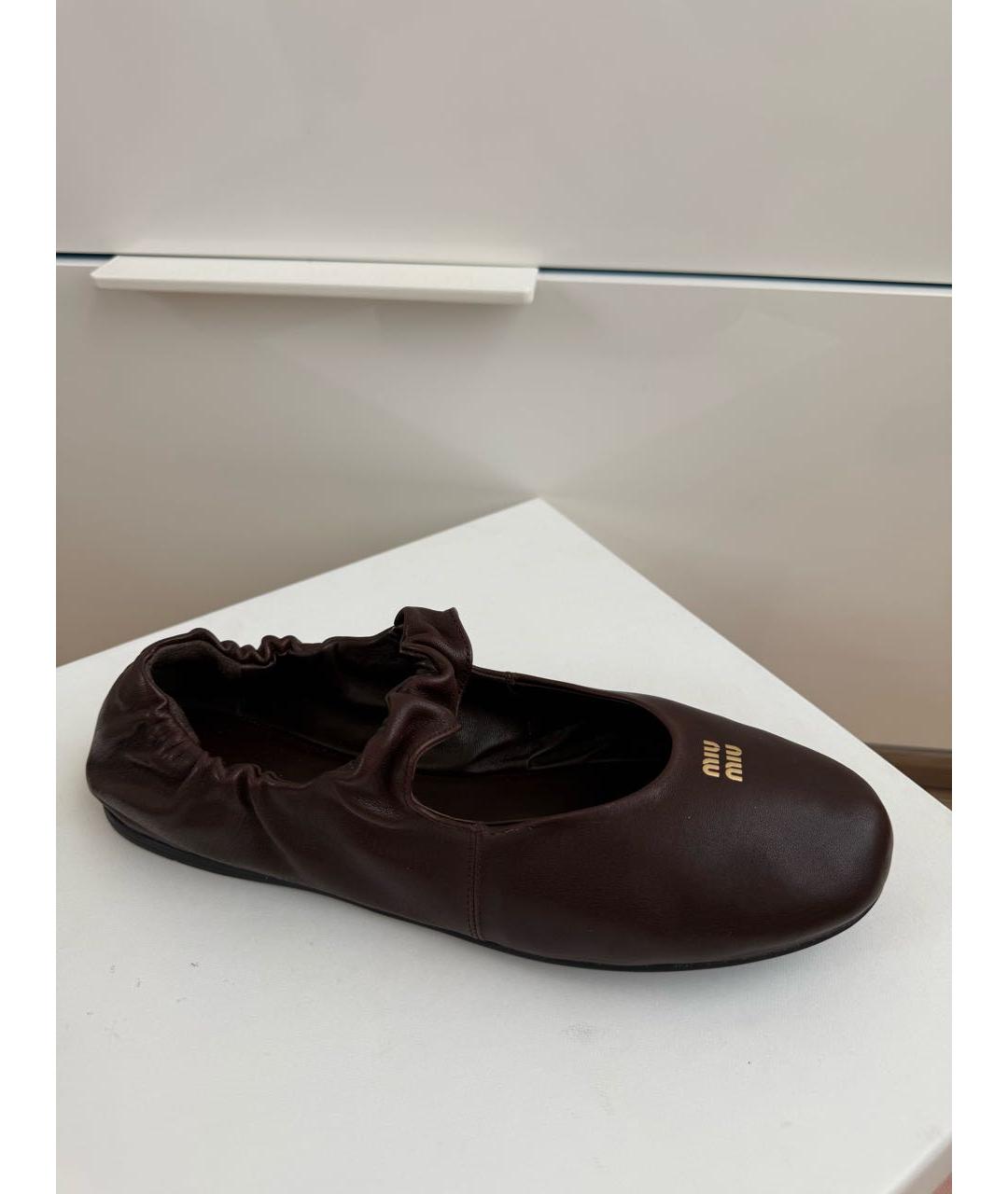 MIU MIU Коричневые кожаные балетки, фото 4