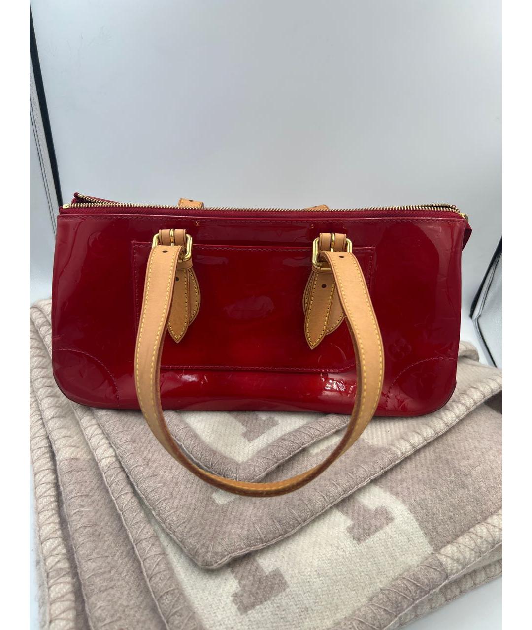 LOUIS VUITTON Красная сумка с короткими ручками из лакированной кожи, фото 5