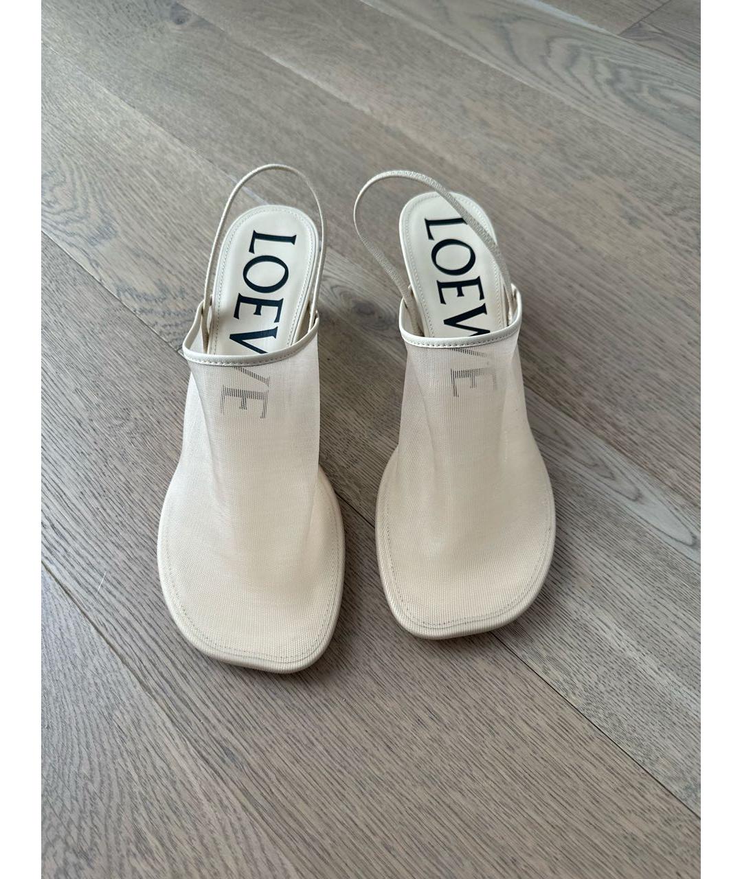 LOEWE Бежевые босоножки, фото 2