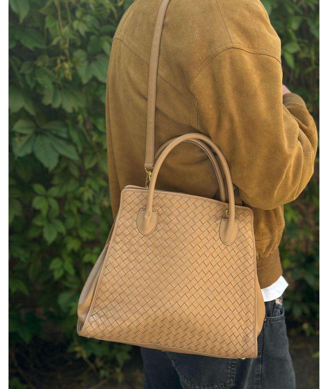 BOTTEGA VENETA Бежевая кожаная сумка с короткими ручками, фото 7