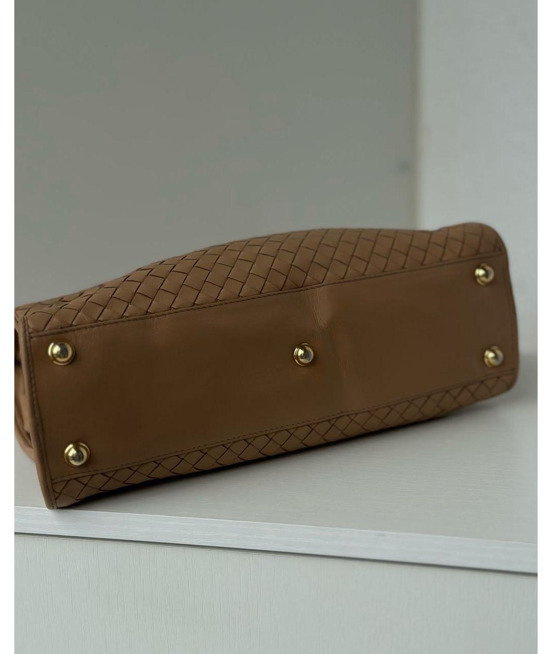 BOTTEGA VENETA Бежевая кожаная сумка с короткими ручками, фото 3