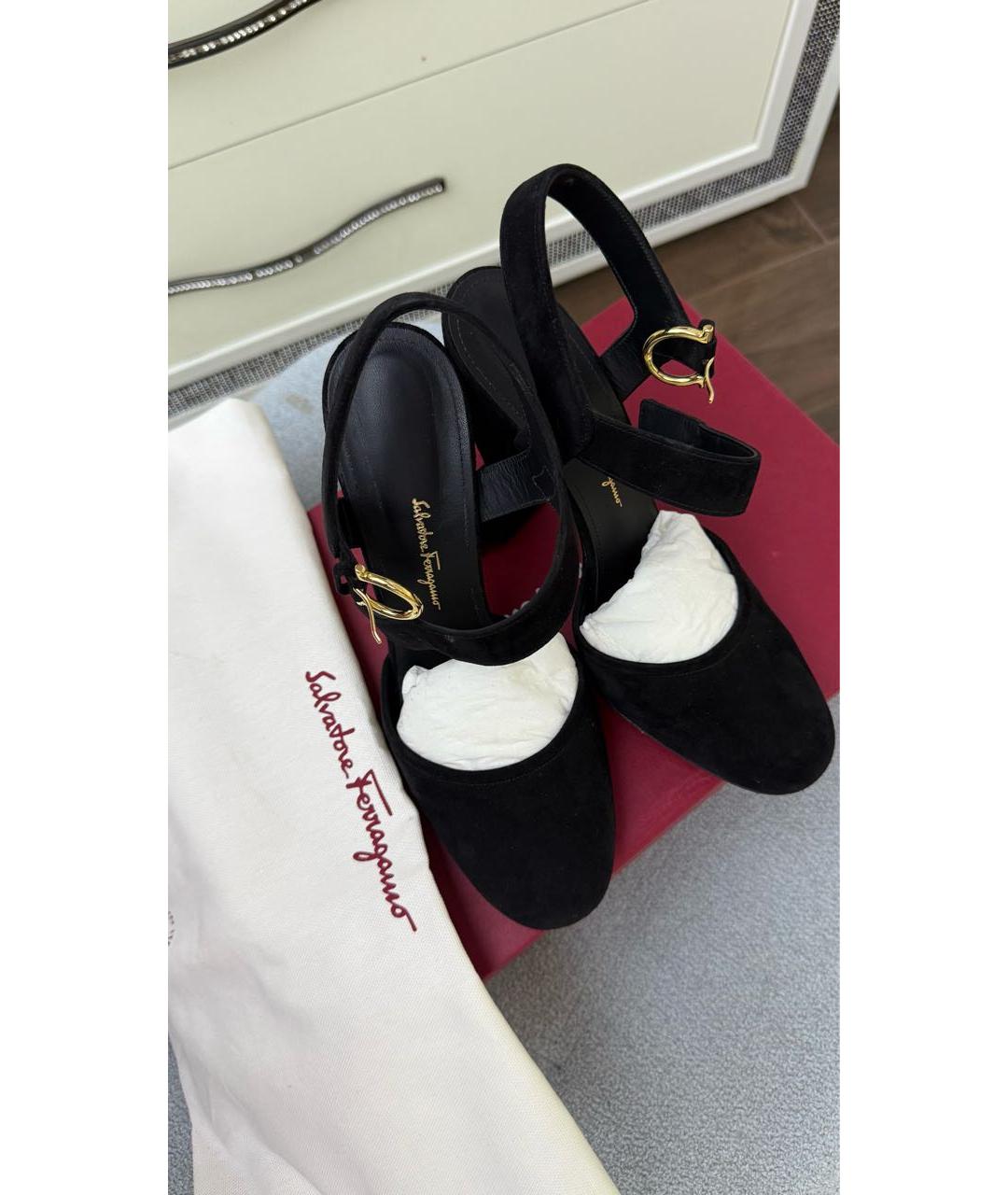 FERRAGAMO Черные замшевые туфли, фото 2
