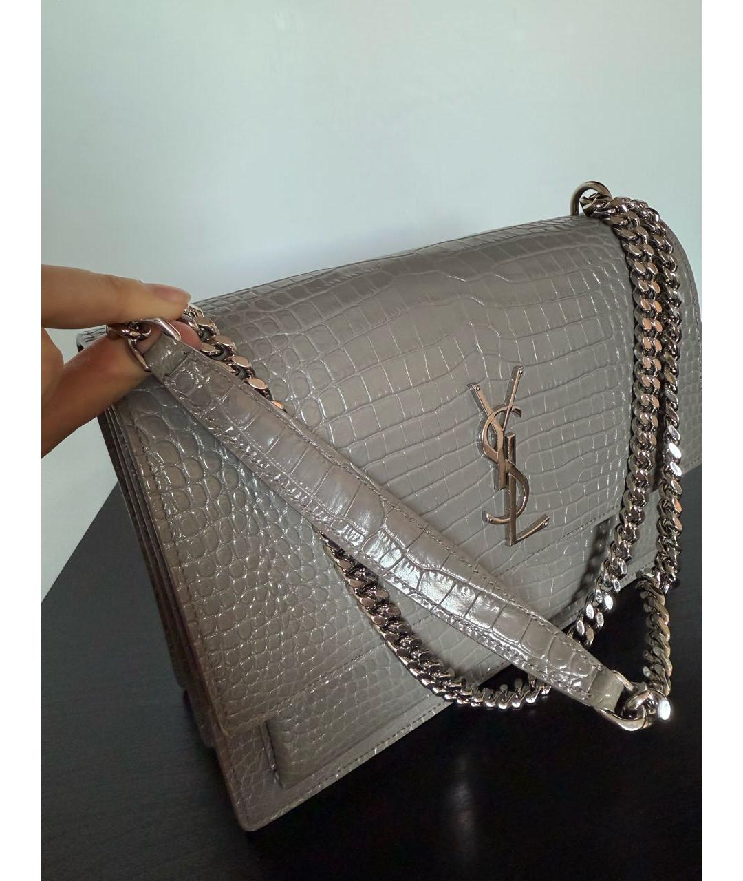 SAINT LAURENT Серая сумка через плечо из лакированной кожи, фото 5