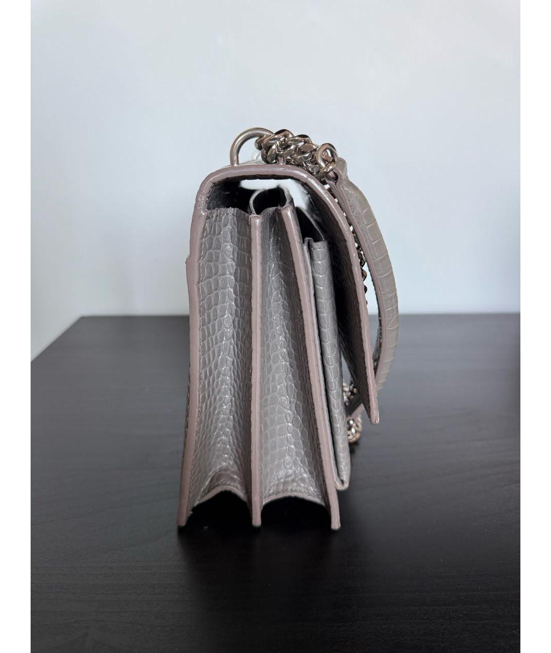 SAINT LAURENT Серая сумка через плечо из лакированной кожи, фото 2
