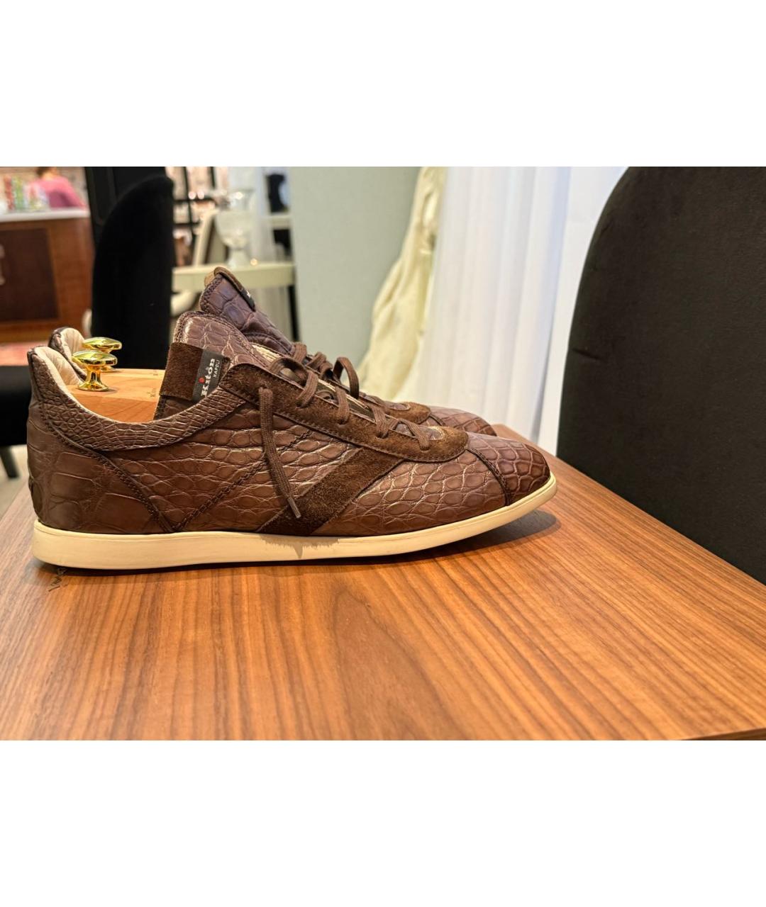 KITON Коричневые низкие кроссовки / кеды из экзотической кожи, фото 2