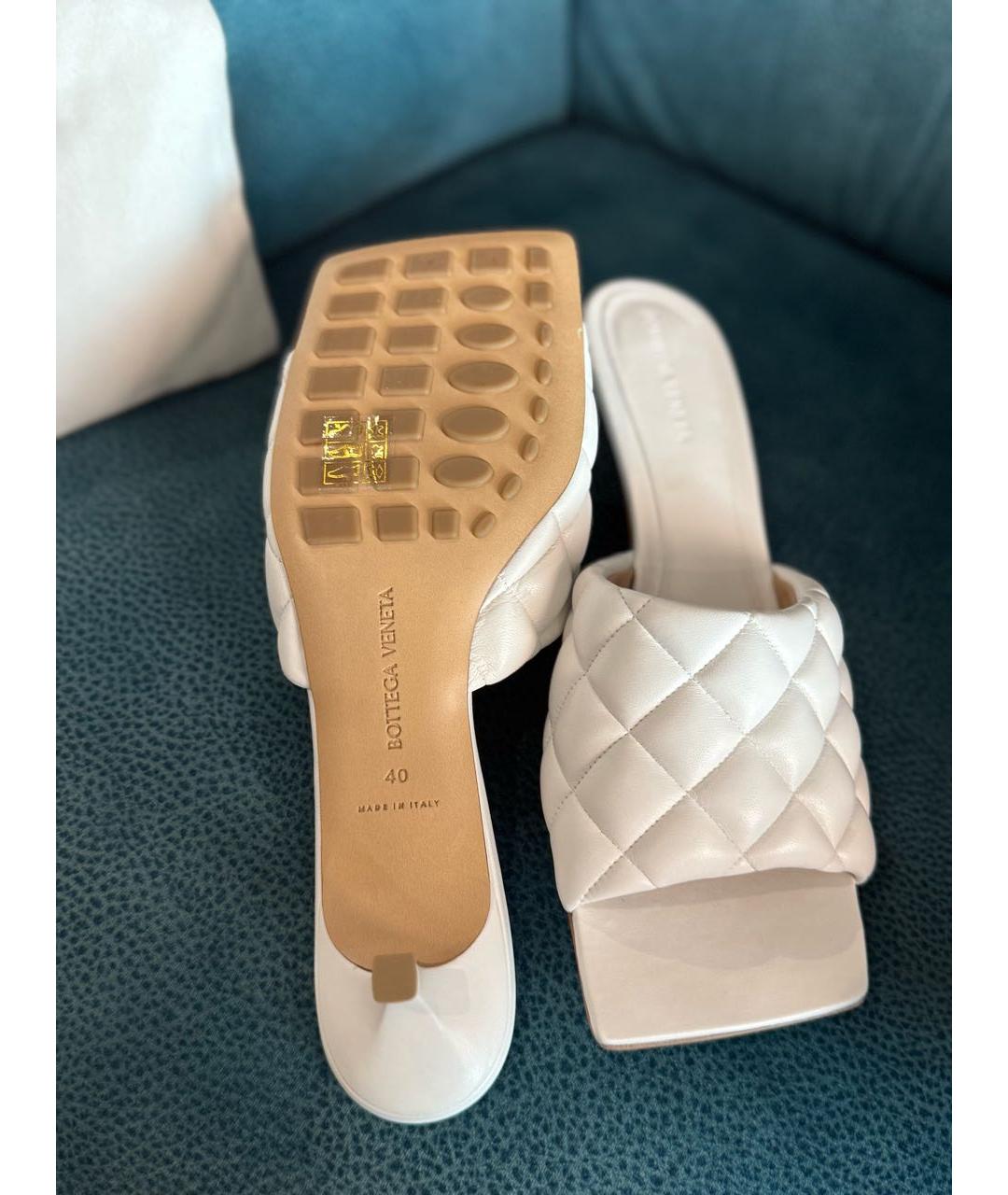 BOTTEGA VENETA Белые кожаные мюли, фото 8