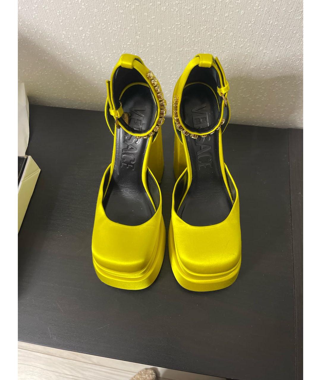 VERSACE Желтые текстильные туфли, фото 2