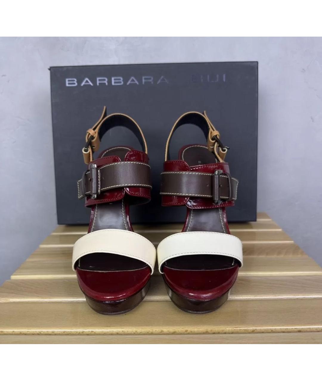 BARBARA BUI Бордовые босоножки из лакированной кожи, фото 7