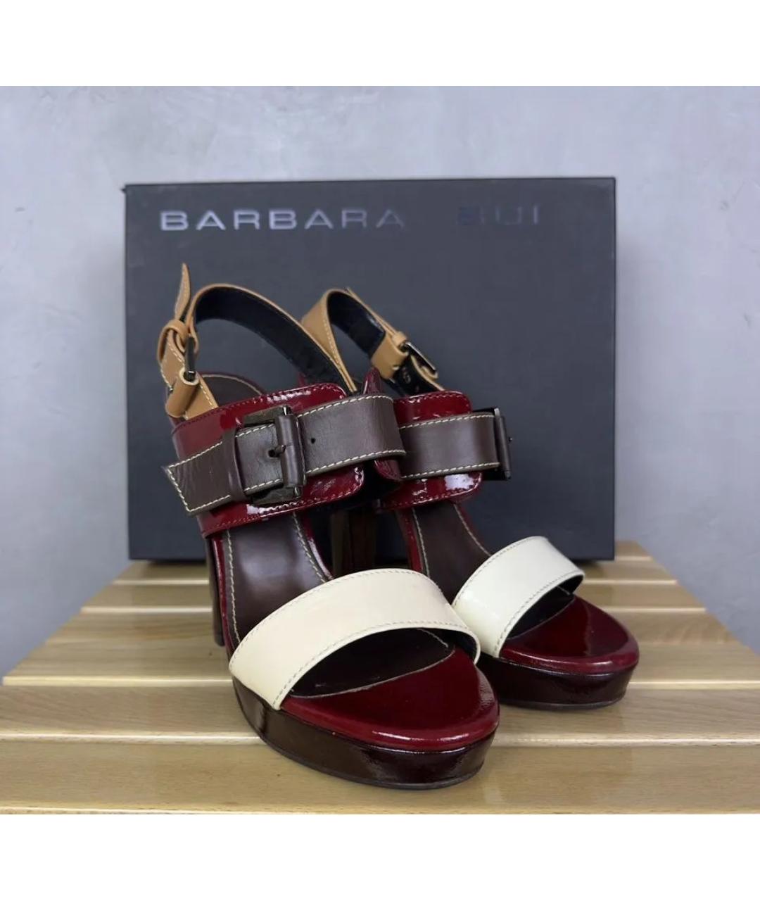 BARBARA BUI Бордовые босоножки из лакированной кожи, фото 6