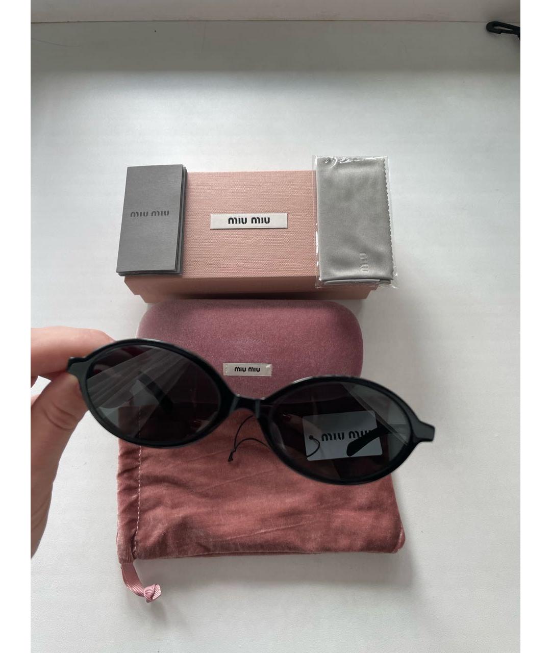 MIU MIU Черные пластиковые солнцезащитные очки, фото 4