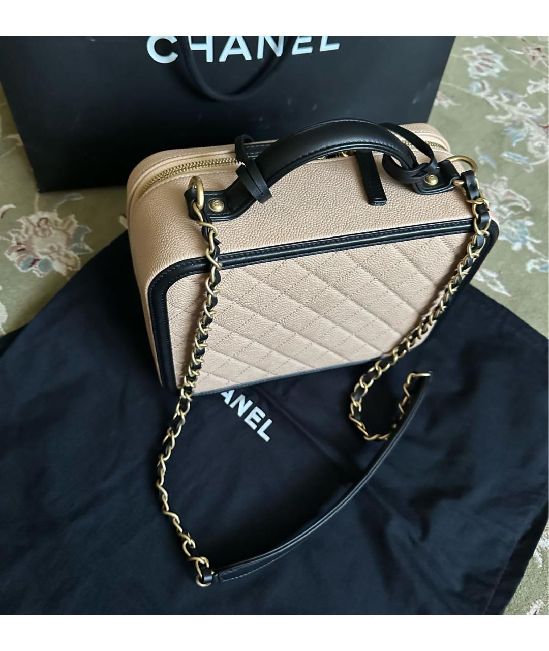 CHANEL Бежевая кожаная сумка через плечо, фото 3